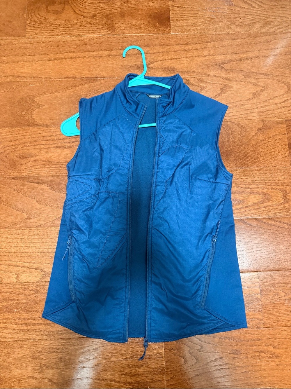 oiselle Women's Sleeveless Active Vest - teal